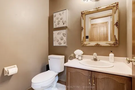 9 Sugarberry Court Hamilton ON L8E 5E6