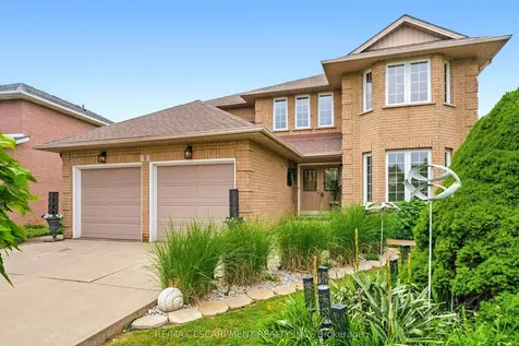 9 Sugarberry Court Hamilton ON L8E 5E6