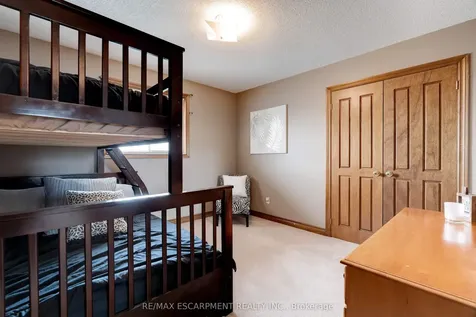 9 Sugarberry Court Hamilton ON L8E 5E6