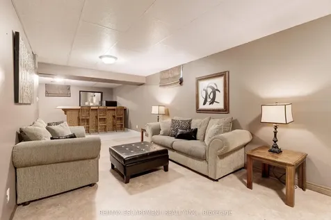 9 Sugarberry Court Hamilton ON L8E 5E6