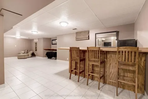 9 Sugarberry Court Hamilton ON L8E 5E6