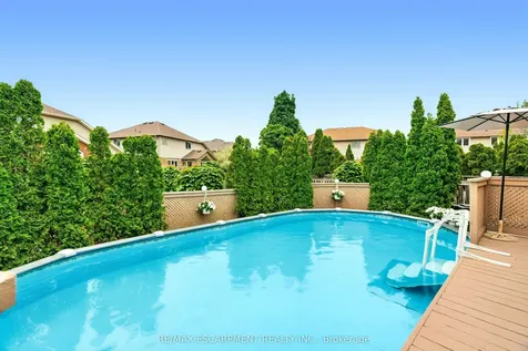 9 Sugarberry Court Hamilton ON L8E 5E6