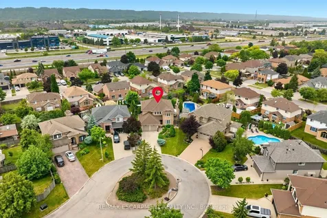 9 Sugarberry Court Hamilton ON L8E 5E6