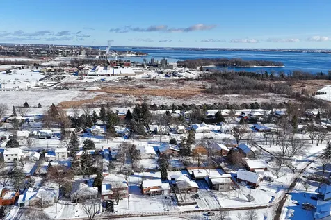35 Montgomery Boulevard Kingston ON K7M 3N7