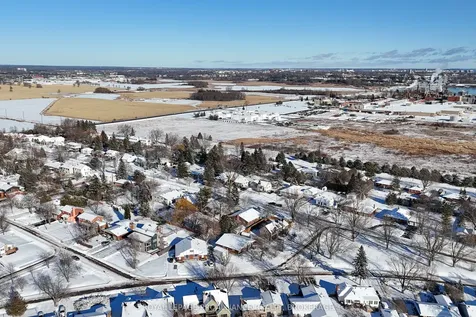35 Montgomery Boulevard Kingston ON K7M 3N7