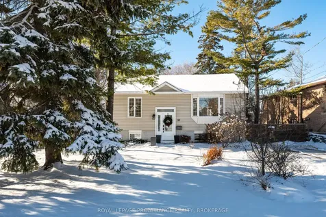 35 Montgomery Boulevard Kingston ON K7M 3N7
