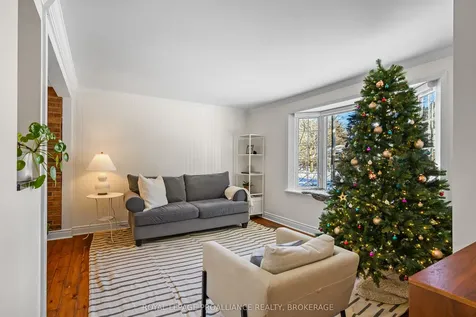35 Montgomery Boulevard Kingston ON K7M 3N7