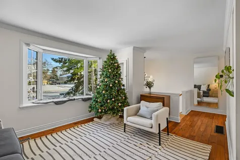 35 Montgomery Boulevard Kingston ON K7M 3N7