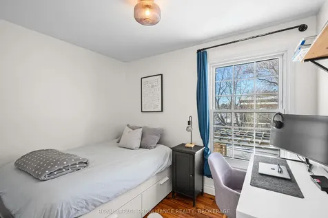 35 Montgomery Boulevard Kingston ON K7M 3N7