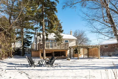 35 Montgomery Boulevard Kingston ON K7M 3N7