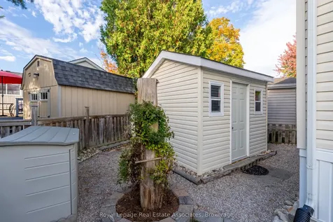 41 Cedarbush Crescent Puslinch ON N0B 2J0