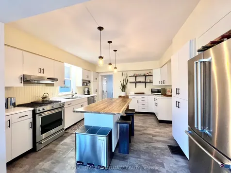 212 Foster Avenue Belleville ON K8N 3R2