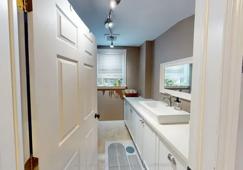 212 Foster Avenue Belleville ON K8N 3R2