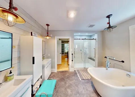 212 Foster Avenue Belleville ON K8N 3R2