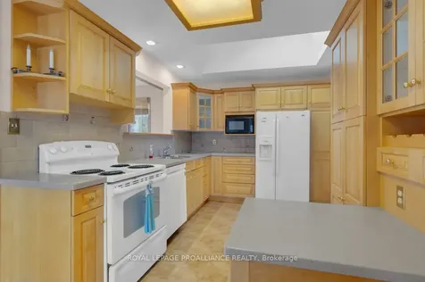 48 Janlyn Crescent Belleville ON K8N 1L2