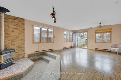 48 Janlyn Crescent Belleville ON K8N 1L2