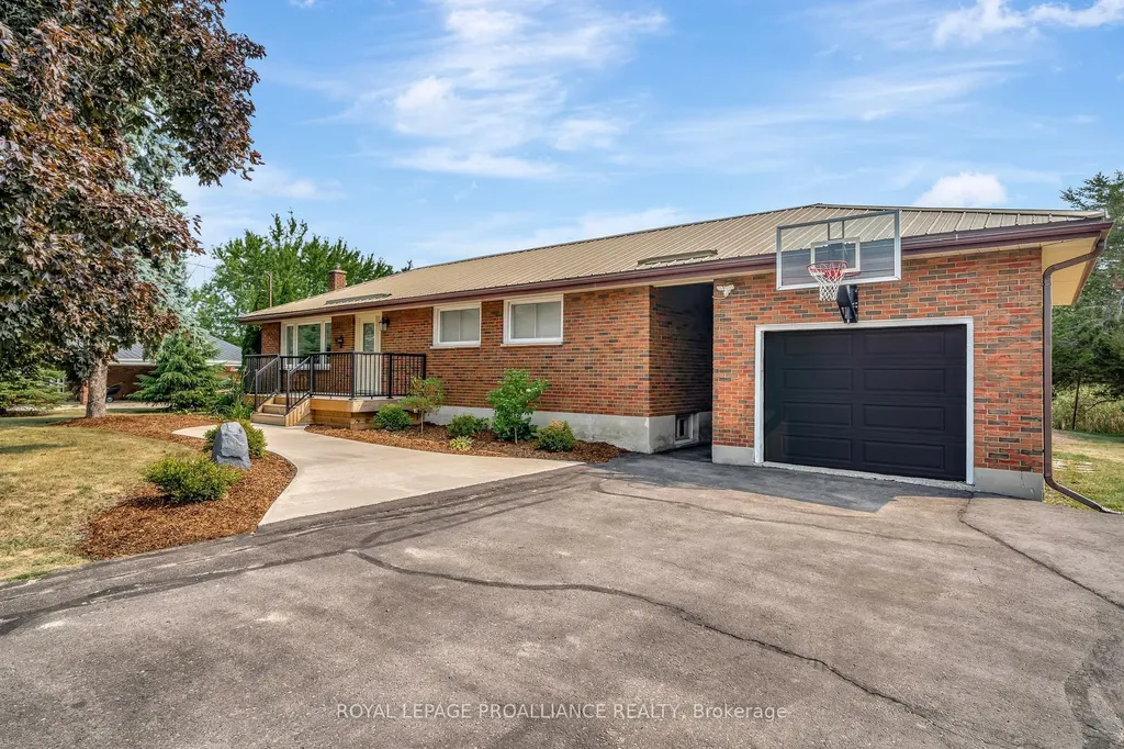 206 Elmwood Drive Belleville ON K8N 4Z4