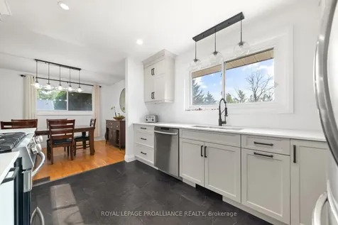 206 Elmwood Drive Belleville ON K8N 4Z4