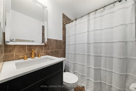 206 Elmwood Drive Belleville ON K8N 4Z4