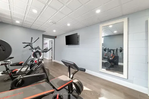 206 Elmwood Drive Belleville ON K8N 4Z4