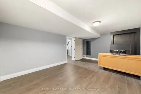 206 Elmwood Drive Belleville ON K8N 4Z4