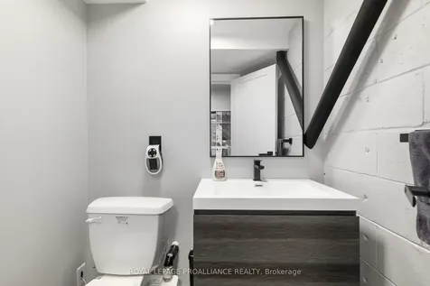 206 Elmwood Drive Belleville ON K8N 4Z4