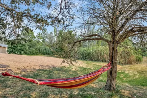 206 Elmwood Drive Belleville ON K8N 4Z4