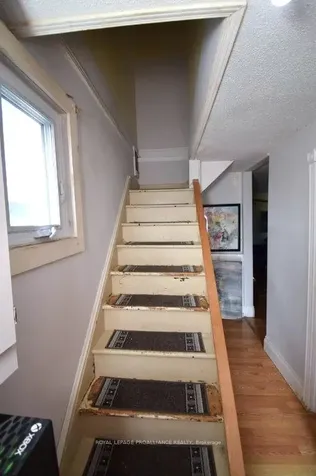 206 College Street E Belleville ON K8N 2V7