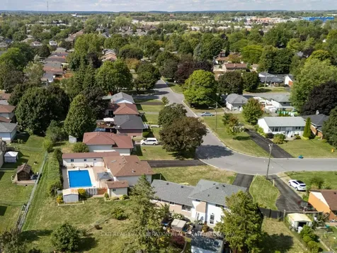 38 Thorncliffe Drive Belleville ON K8P 4L4