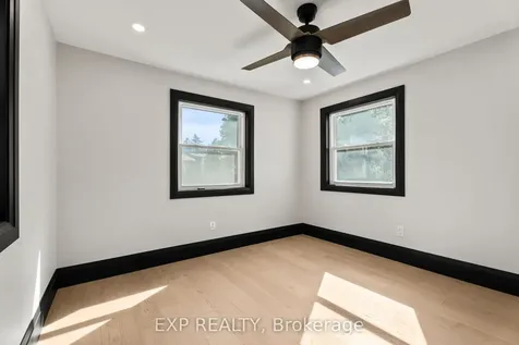 105 Rothsay Avenue Hamilton ON L8M 3G3