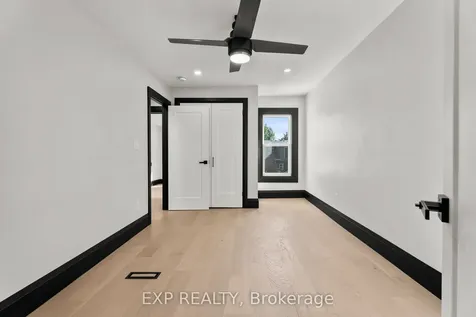 105 Rothsay Avenue Hamilton ON L8M 3G3