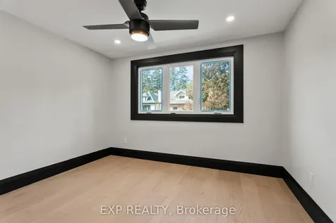 105 Rothsay Avenue Hamilton ON L8M 3G3