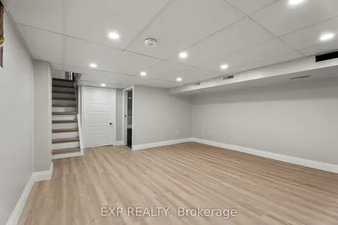 105 Rothsay Avenue Hamilton ON L8M 3G3