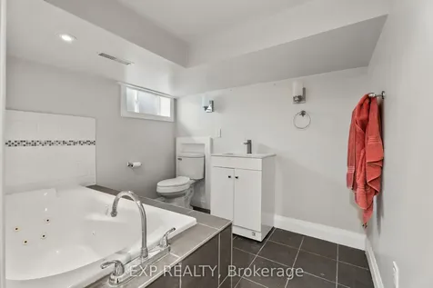 105 Rothsay Avenue Hamilton ON L8M 3G3