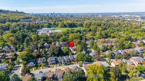 105 Rothsay Avenue Hamilton ON L8M 3G3