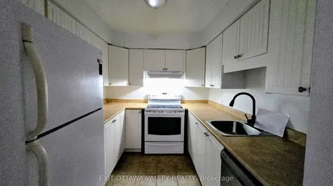 10 Charles Street Arnprior ON K7S 1A7