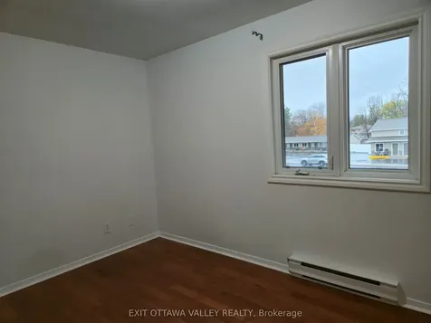 10 Charles Street Arnprior ON K7S 1A7