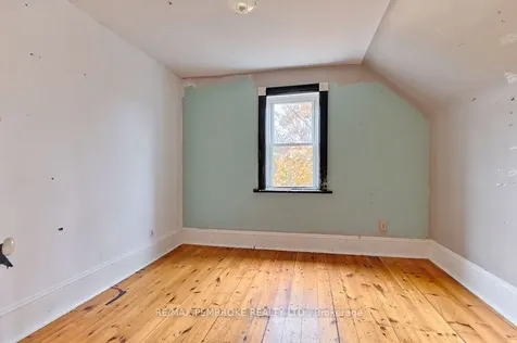 131 Bonnechere Street W Bonnechere Valley ON K0J 1T0