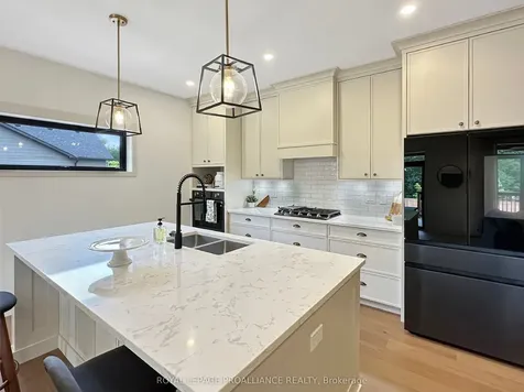 37 Deerview Drive Quinte West ON K8V 5P4