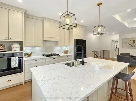 37 Deerview Drive Quinte West ON K8V 5P4