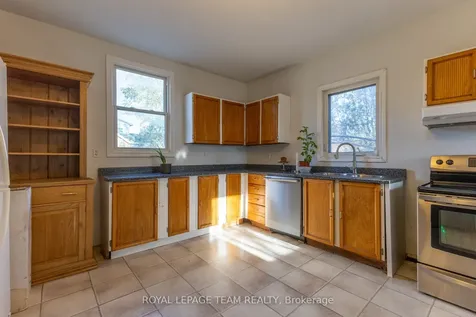 31 Daniel Street N Arnprior ON K7S 2K6