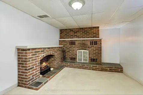 4 Highview Crescent Belleville ON K8P 3G4