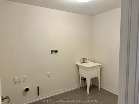 18 Whitton Drive Brant ON N3L 0L1