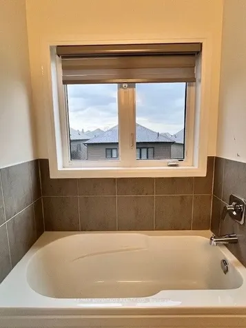 18 Whitton Drive Brant ON N3L 0L1