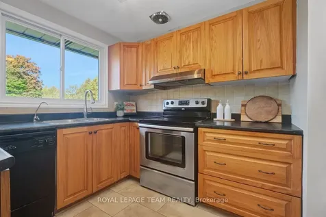 491 Lake Avenue E Beckwith ON K7C 3S7