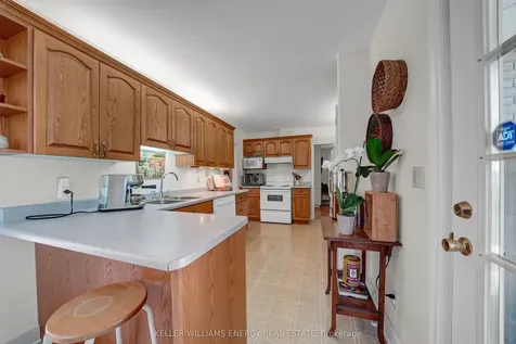 15 Southwood Crescent Belleville ON K8N 1X4