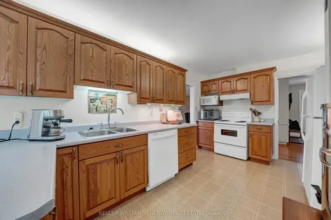 15 Southwood Crescent Belleville ON K8N 1X4