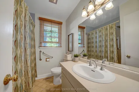 15 Southwood Crescent Belleville ON K8N 1X4