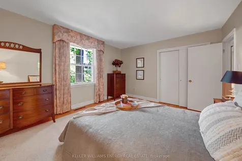 15 Southwood Crescent Belleville ON K8N 1X4