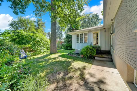 15 Southwood Crescent Belleville ON K8N 1X4